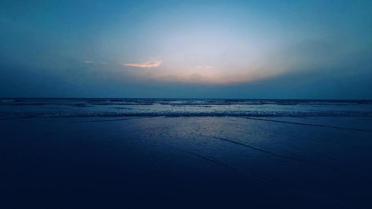 Corniche Beach Resort Mulappilangād Esterno foto