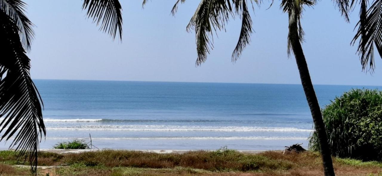 Corniche Beach Resort Mulappilangād Esterno foto
