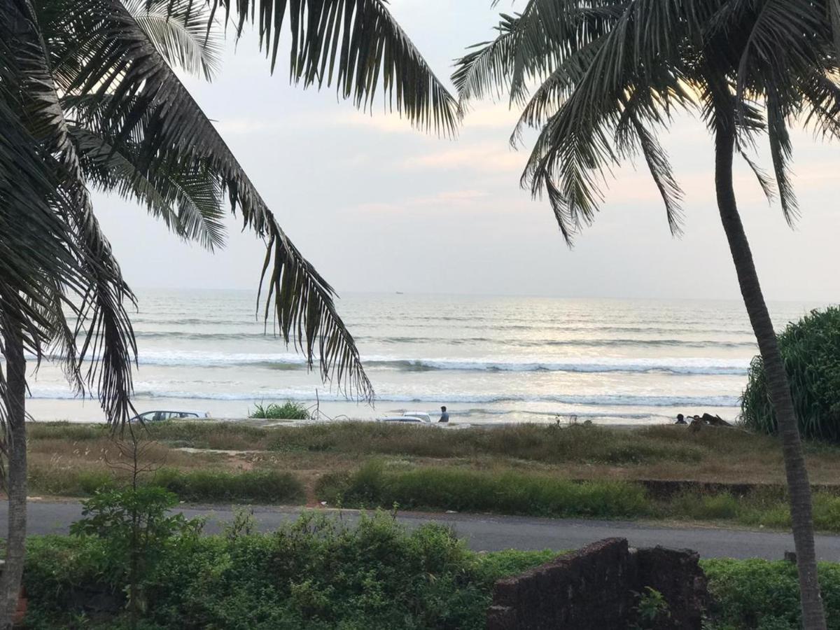 Corniche Beach Resort Mulappilangād Esterno foto